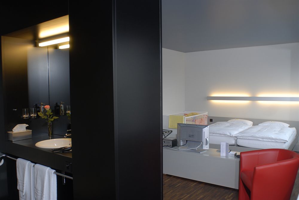 Dasbreitehotel Am Rhein Basel Eksteriør bilde
