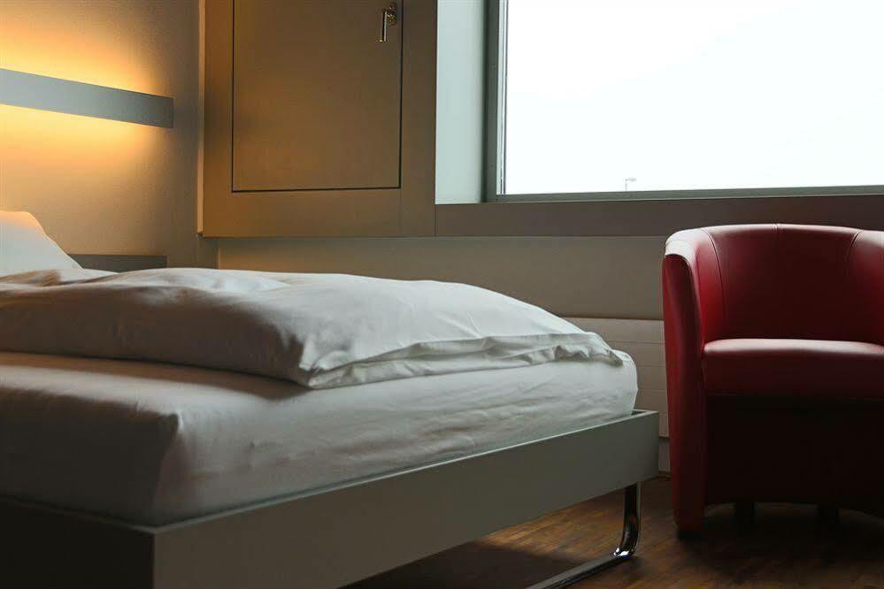 Dasbreitehotel Am Rhein Basel Eksteriør bilde